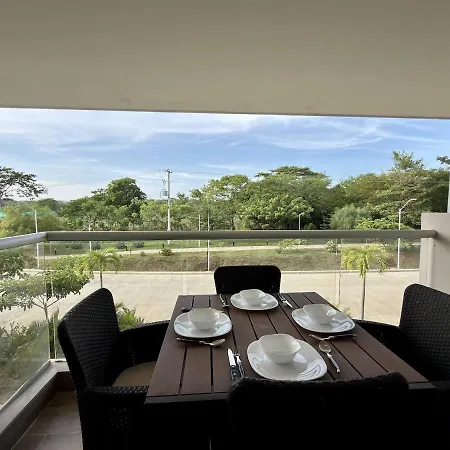 En Baia Kristal Con Vista Al Bosque Cartagena